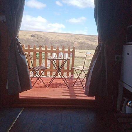 Wee Hoose Glamping 3 Hotel Kinbrace Bagian luar foto